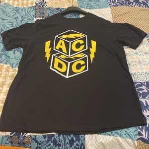 Mens Lg tshirt from rock band AC/DC